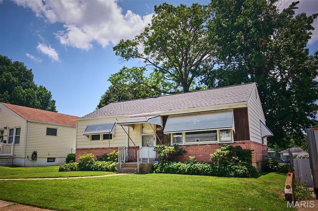 Open House Sunday 7.12 from 1-3pm

Welcome to this cute 2 bed 2 bath home, only four houses from Tilles Park in the heart of North Hampton. You will immediately notice that this is a Large City Lot with off street parking in a two car garage from the ally way. This house has been well cared for over the years. Tons of additional space for a recreational room in the walk out basement. You are going to love it! 

New A/C unit and Electrical Panel 2026, Roof 2018

This house is agent owned