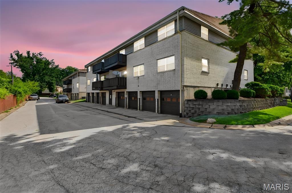 Burtonwood Manor 2 Condo - Residential