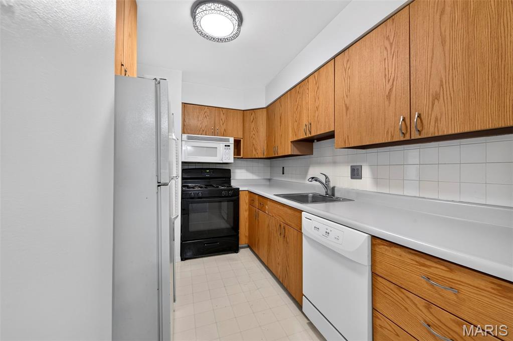 Burtonwood Manor 2 Condo - Residential