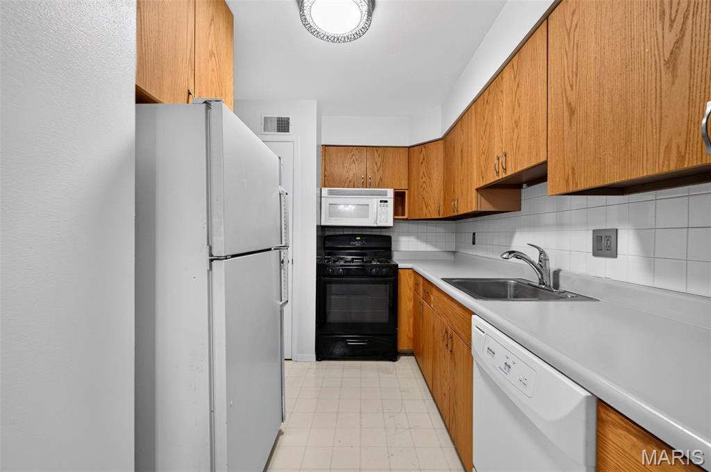 Burtonwood Manor 2 Condo - Residential