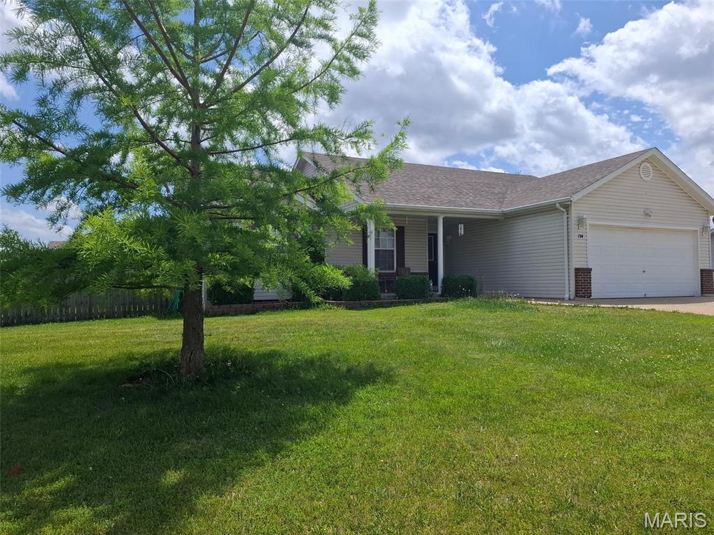 Coming Soon – Comfortable Ranch Living on a Large Corner Lot in Warrenton!
This spacious 3-bedroom, 3-bath ranch-style home offers the perfect blend of comfort, convenience, and potential. Ideally located near schools, shopping, dining, and other everyday amenities, this property provides easy living in a desirable Warrenton location.
Inside, you'll find an open and functional floor plan featuring main-floor laundry, an updated kitchen with new stove and microwave, and plenty of space for family and guests. The partially finished basement adds valuable living space with a full bathroom, sleeping area, rec area and additional storage options.
Recent improvements include a new roof, offering peace of mind for years to come. Outside, enjoy the large corner lot, fenced backyard, and ample space for entertaining, pets, or play. Unwind on the backyard patio or step out onto the private deck directly off the primary bedroom for your morning coffee or evening relaxation. Deck will need repair or can be removed for more yard space.
While some cosmetic updates may be desired, this home presents a fantastic opportunity to add your own style and build equity. Property is being sold As-Is.
Don't miss your chance to make this home your own!