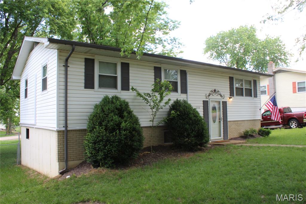 Welcome home to this charming and thoughtfully renovated split-foyer residence in a peaceful neighborhood. Perfect for household seeking comfort, this move-in-ready 3-bedroom, 1-bath home features fresh paint throughout and beautiful luxury vinyl plank flooring upstairs.
The heart of the home is the modern kitchen with brand-new cabinetry, sink, and convenient laundry area tucked behind bifold doors. Step outside to the spacious wraparound deck overlooking a large, fully fenced backyard-great for entertaining, play, or relaxing. Adjacent is a formal dining room perfect for meals and gatherings.
Upstairs you’ll find three bedrooms, a full bathroom, coat closet, and linen closet. Downstairs, an expansive family room offers flexible space for a TV lounge, play area, or hangouts.
Additional highlights include new mini-split HVAC units in every room with individual remote controls for year-round comfort.