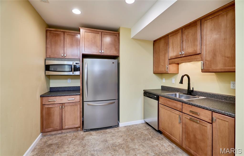 Twin Estates At Meadowbrook - Residential