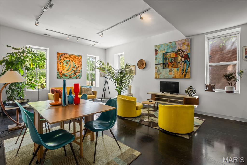 benton park - Residential Income
