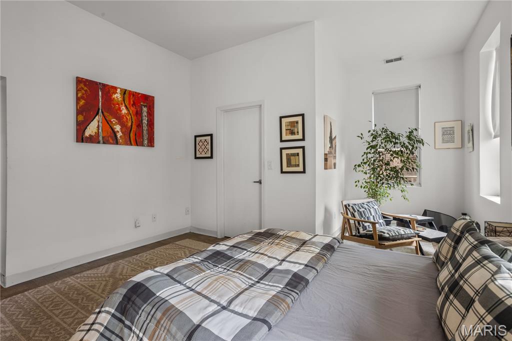benton park - Residential Income