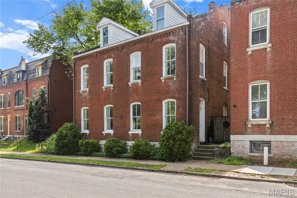 benton park - Residential Income