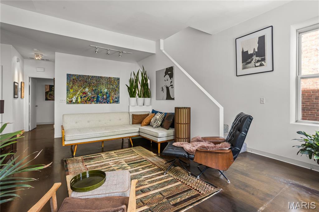 benton park - Residential Income
