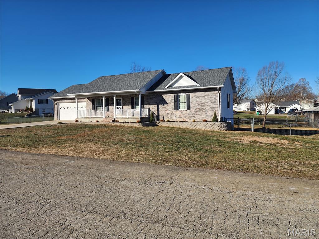 Beautifully updated 5-bedroom, 3-bath home in the Hunters Ridge subdivision, located just over 5 miles north of downtown Farmington. This 2,048 sq ft property sits on a 0.38-acre lot and offers the rare opportunity for two separate living quarters with a fully finished walk-out basement.
The main level features a spacious living room with vaulted ceilings, an open dining area, and a kitchen with custom cabinetry and access to the deck overlooking the fenced backyard. The main floor includes 3 bedrooms and 2 full bathrooms, including a large primary suite with a walk-in closet and private bath. New carpet has been installed in all bedrooms, and a large walk-in laundry room provides excellent storage and convenience.
The fully finished walk-out basement offers 2 additional bedrooms, a full bathroom, a full kitchen, living room, and a large laundry closet—ideal for extended family, or guests. The basement has new flooring throughout.
The entire home has been freshly painted, with detailed attention given to repairs and recent improvements. Property includes a 2-car attached garage, fenced yard, and is located within the Central School District. Move-in ready and beautifully maintained.
A rare chance to own a large, remodeled home in a desirable neighborhood with flexible living options.