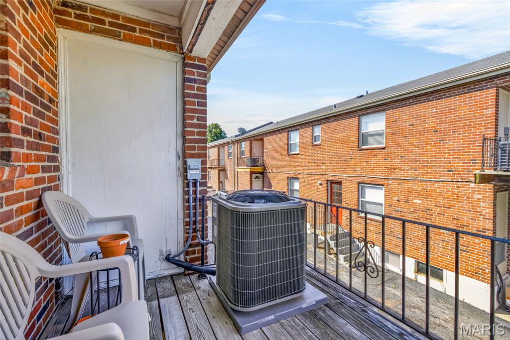 Sunset Hills Condo - Residential