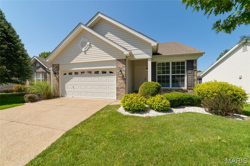 Experience easy living in this stunning St. Peters detached low maintenance villa! The home features 1400 sq ft, 2 beds, 2 baths, a den/living room, along with a Large Kitchen & Family Room with Vaulted Ceilings, 42" Cabinets, wood flooring and a Cozy Gas Fireplace. The Villa also has a lot of large windows for Natural Light throughout your day. Enjoy a private composite deck overlooking the pond in this highly desired neighborhood! The basement is a walkout, with a rough in for a full bath....Bring your imagination to this basement and make it your own. This villa offers the ultimate blend of comfort and convenience. You are just minutes away from local conveniences, providing easy access to highways for seamless commuting. Enjoy a vibrant and active lifestyle with the YMCA nearby, plus a wide variety of shopping and dining options right around the corner.