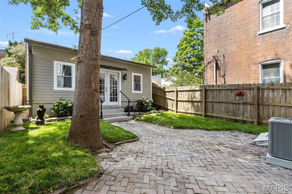 Lafayette Square - Residential