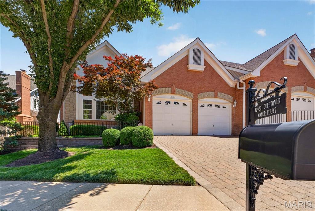 Manors At Questover The - Residential