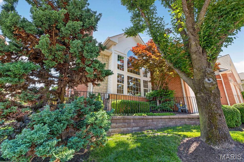Manors At Questover The - Residential