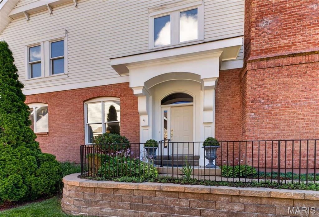 Manors At Questover The - Residential