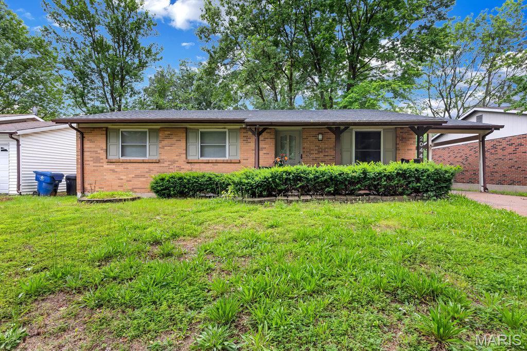 Stunning rehabbed home, located in the neighborhood of Pleasant Hollow! This 3 bedroom, 2.5 bath home offers an open floor plan, newly refinished hardwood floors, and fresh paint throughout. The newly rehabbed Eat in Kitchen offers tall 42" white cabinets, stainless steel appliances, a center island with wine cooler, and granite countertops. The primary bedroom has an ensuite updated bath with shower and new vanity. The basement offers a large space for storage and additional half bath. Schedule your private viewing today! Tenant pays ALL UTILITIES (electric, sewer, gas, water, and trash).