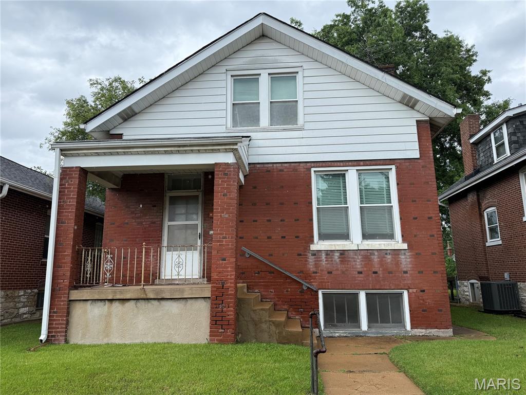 Calling all investors and city flippers! This brick home in Clifton Heights is ready for your incredible vision. Enjoy hardwood floors on the first level, beautiful trim on original doors and an enchanting entry way. Each of the 3 bedrooms have ample space and high ceilings. This home requires extensive updating/renovating and is being sold as is. Easy access to Hwy 44, 10 minutes to Busch Stadium and 5 minutes to Tower Grove Park.