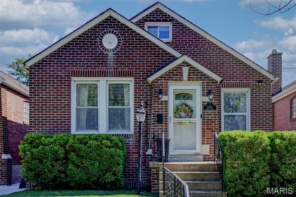 Talk about Move-in ready! Welcome home to this charming 3 bedroom, 1 bath brick bungalow in South City! Inside, you’ll find beautiful hardwood floors, an updated kitchen, and a renovated bathroom. The oversized third bedroom offers incredible flexibility and could serve as a spacious primary bedroom/home office combo or a bonus living space. The unfinished basement provides plenty of storage and room for future possibilities. Outside, you will enjoy the flat, fully fenced backyard and 2 car parking pad. Conveniently located near the best South City restaurants and shops with easy HWY access to get downtown or to the County.