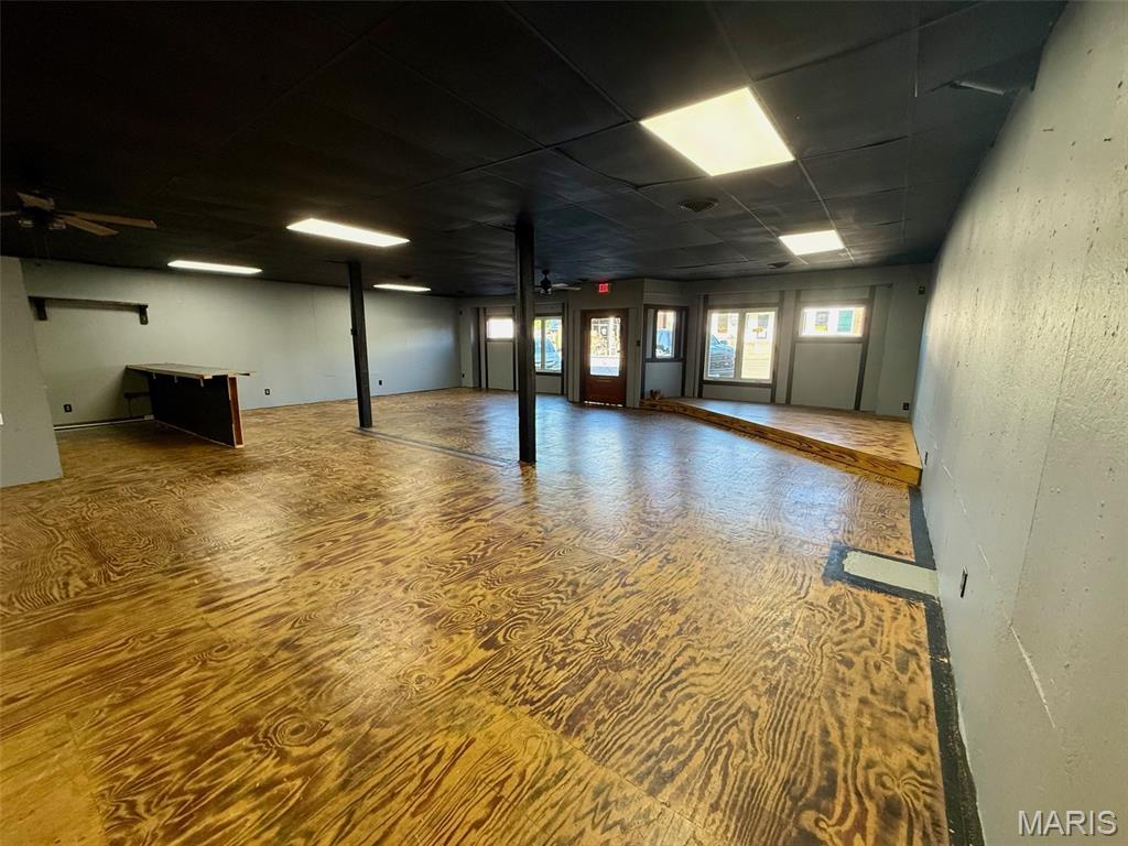 n/a - Commercial Sale