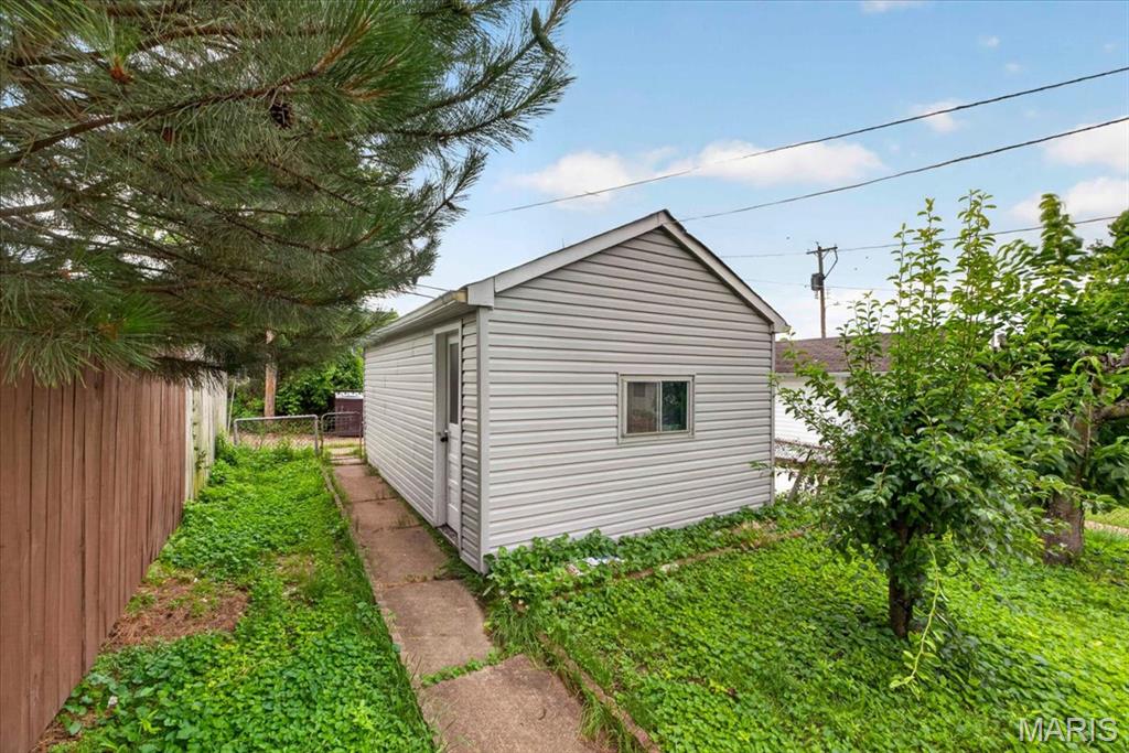 Russell Real Estate Companys 05 - Residential