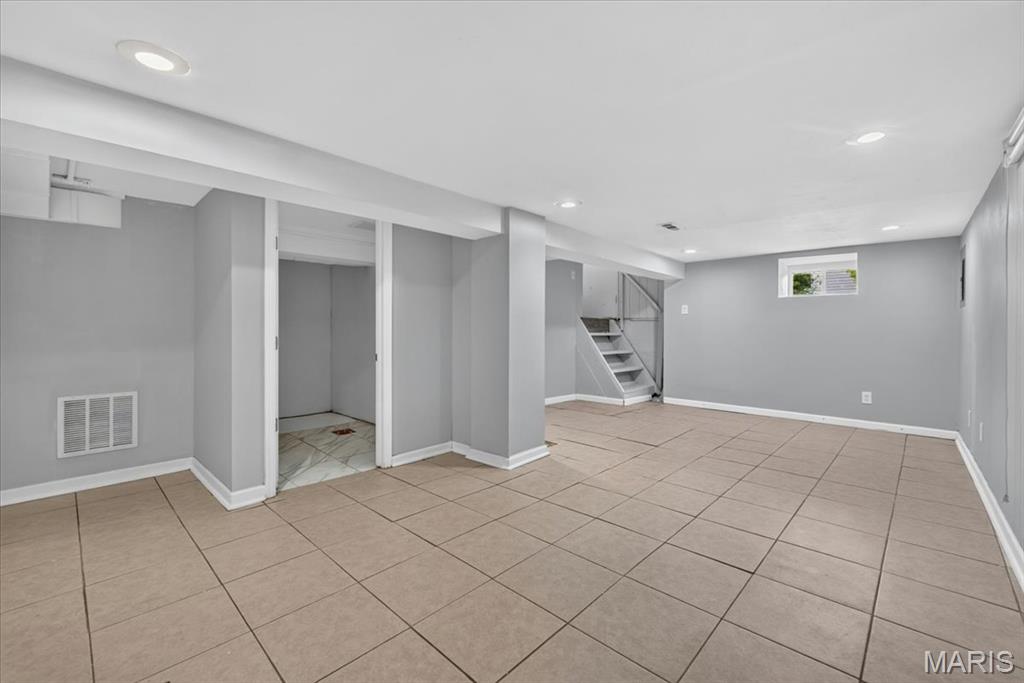 Russell Real Estate Companys 05 - Residential