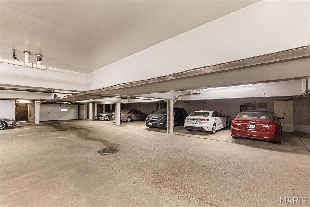 Coeur De Royale Condo Ph 4 Bldg - Residential