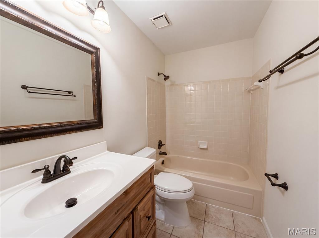 Estates At Lake Chesterfield The - Residential
