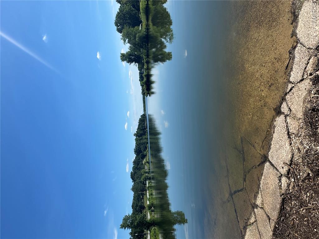 Lake St Clair - Land
