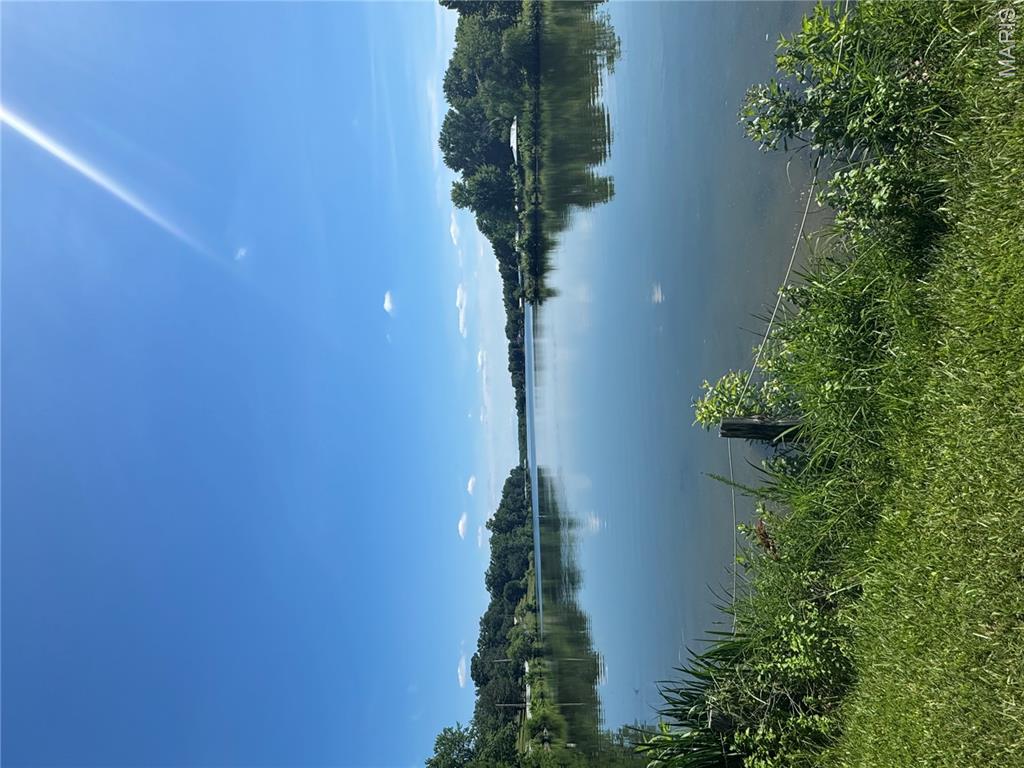 Lake St Clair - Land