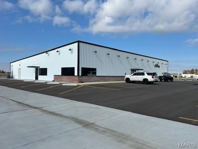 0000 - Commercial Sale