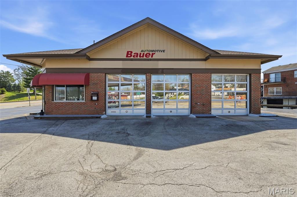 Wonderful opportunity to lease this high traffic corner lot at the busy intersection of Gravois and Sappington Rd. in Sunset Hills!!  This corner lot has been the location of a successful automotive business for over 45+ years!  The time has come for a new business to shine on this beautiful corner!!  The existing building consists of 3 bays and zoned HVAC.  The large 3rd bay was a carwash at one time and has drive through access.  Endless possibilities here with the existing building or the owner is open to discuss other opportunities for a ground lease!