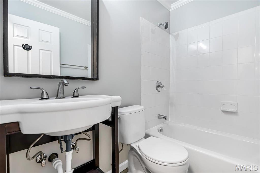 Westglen Woods 5 - Residential Lease