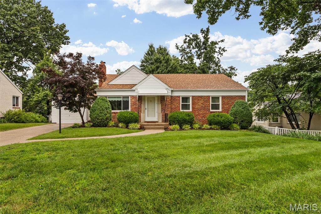 Wonderful opportunity to own this well-maintained brick home in a highly desirable neighborhood surrounded by more expensive homes. Hardwood floors are believed to be under the carpet in the living and dining rooms. The white eat-in kitchen features stainless steel appliances and plenty of cabinet space. Three nice-sized bedrooms offer wood floors and are serviced by an updated full bath. A mudroom connects the home to the oversized one-car attached garage and spacious family room addition.
The partially finished lower level includes a built-in bar, half bath, recreation area, and abundant storage space. Enjoy the fenced backyard, mature landscaping, attractive curved walkway, and excellent curb appeal.
Additional features include some siding, updated electrical panel, newer roof, newer high-efficiency furnace, newer air conditioning, and updated major systems. Convenient location close to shopping, restaurants, parks, and schools. A rare opportunity to own a solid, well-cared-for home in an established neighborhood where pride of ownership shines throughout.
Agent Remarks Headline: "Surrounded by higher-priced homes! Brick ranch with family room addition, hardwood floors, finished lower level, fenced yard, and major updates including roof, HVAC, and electrical panel."