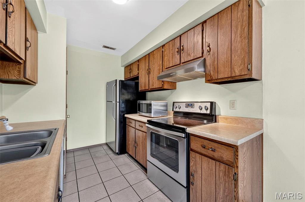Marie Estate Condos Ph1 Stg3 Bldg 1 Rev - Residential