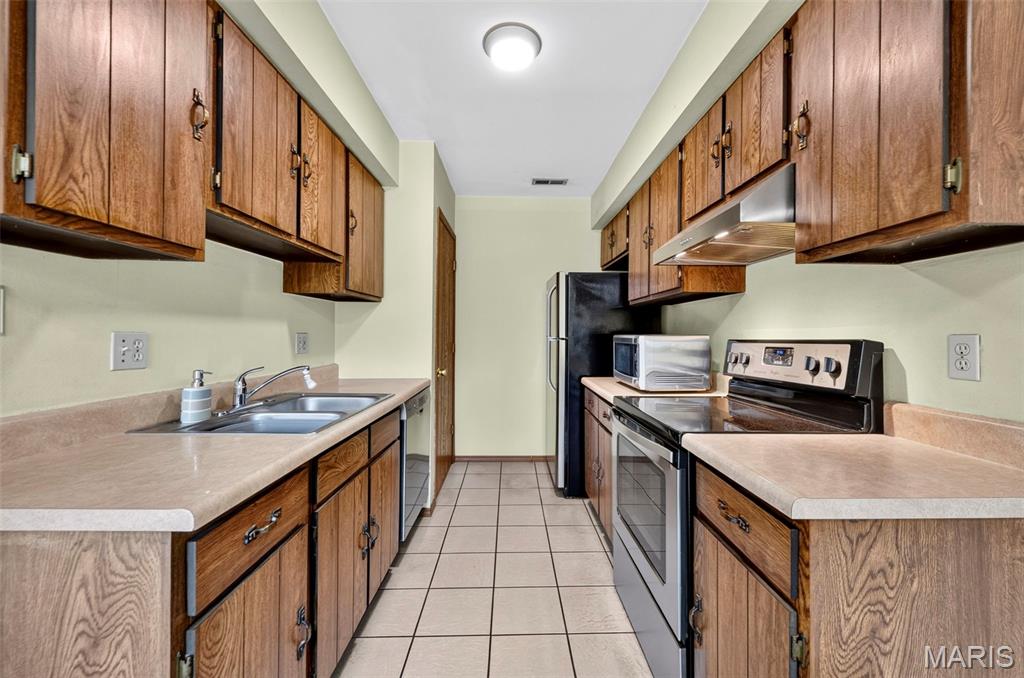 Marie Estate Condos Ph1 Stg3 Bldg 1 Rev - Residential