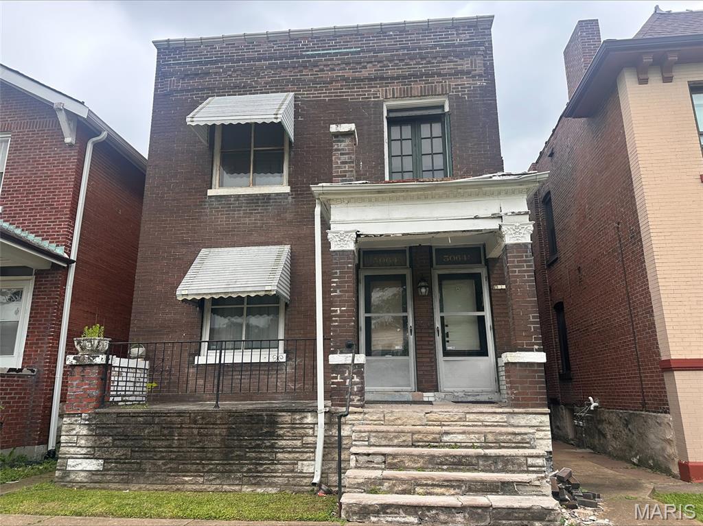 Attention investors! Don't miss this opportunity to snag a historic two-family on a great block. The lower level unit is in great shape, with the upper level unit waiting for the right owner to put their finishing touches and complete the renovation of this historic property.