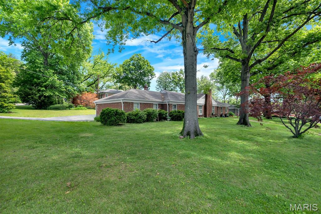 Welcome to your new home site in the highly sought-after Ladue School District. It’s a beautiful area in a lovely neighborhood!  New construction is currently underway nearby, with homes priced over $1 million. Please schedule an appointment to walk the lot. The home is currently occupied, so please do not disturb the residents. Thank you!