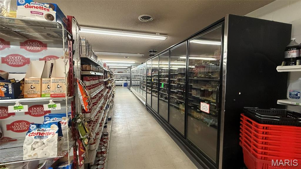 na - Commercial Sale
