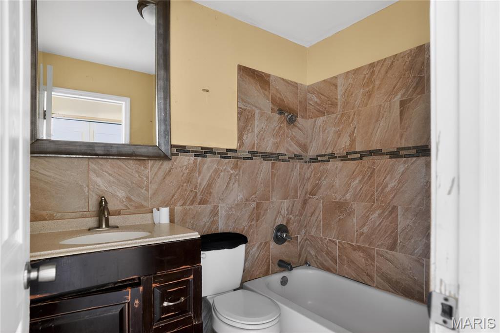 Hathaway Manor 17 - Residential