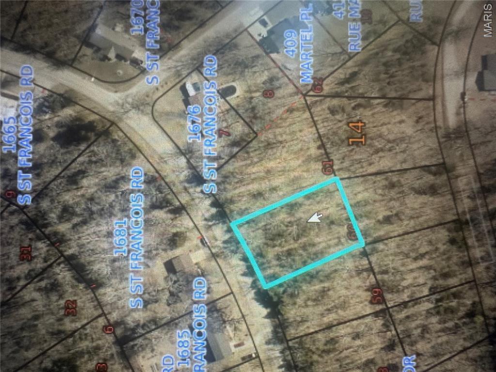 Wooded Lot on Paved Road in Terre du Lac! Lake Community that offers 16 Lakes, 2 Swim Beaches, Golf Course, Dog Park & Much More! Buy it for the Amenities, or to Build a Home on!