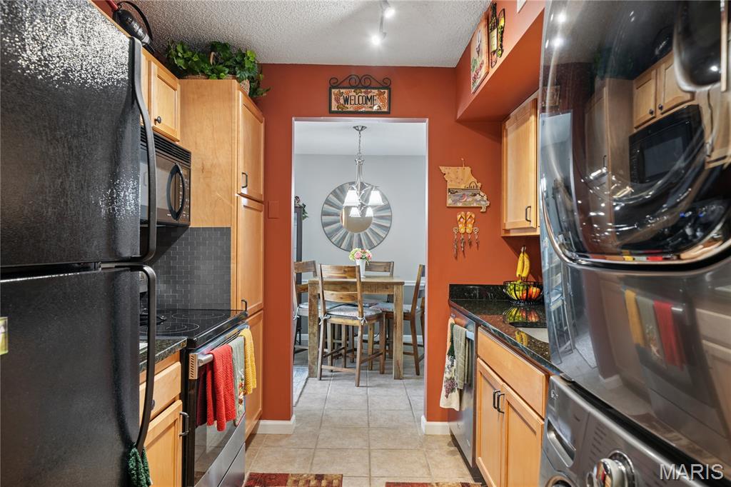 Brentwood Forest Condo Ph Six - Residential