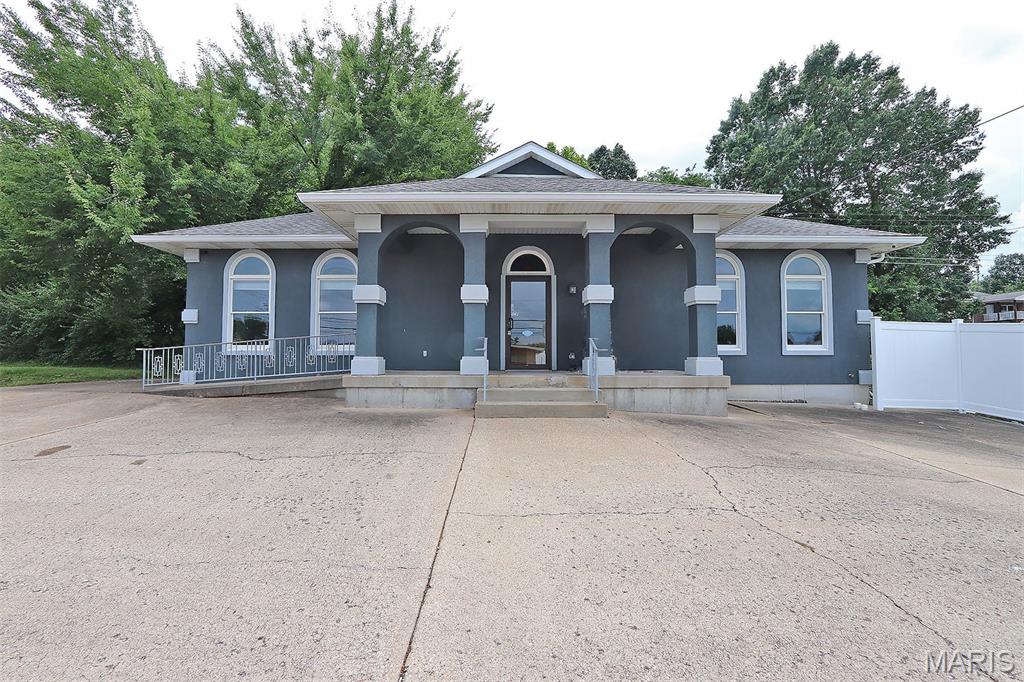 Town/East Federal Sub - Commercial Sale