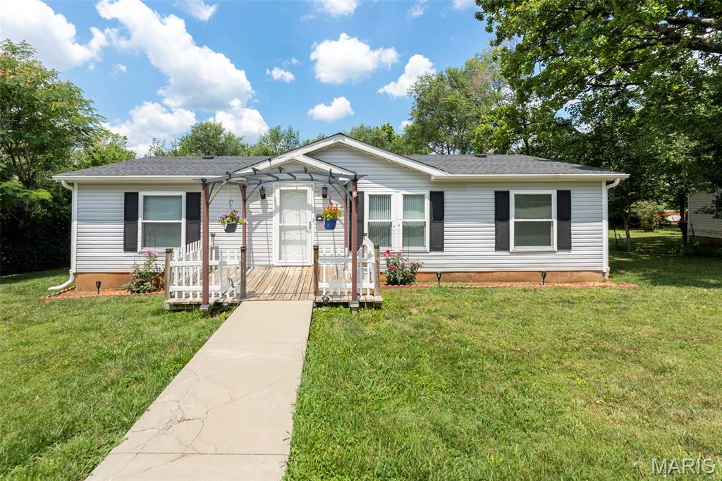 Welcome to this inviting 3-bedroom, 2-bath manufactured home offering comfort, functionality, and modern touches throughout. Inside, you’ll find newer flooring along with refreshed cabinets and countertops that create a clean, inviting feel. Step outside to a spacious backyard featuring a shop that’s perfect for hobbies, storage, or a workshop. No matter your situation, this property offers plenty of value. Schedule your showing today! (More photos coming soon)