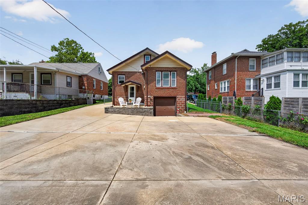 Laughlins Add To Sycamore Hills Re - Residential