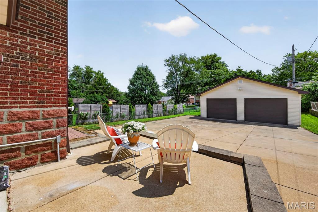Laughlins Add To Sycamore Hills Re - Residential