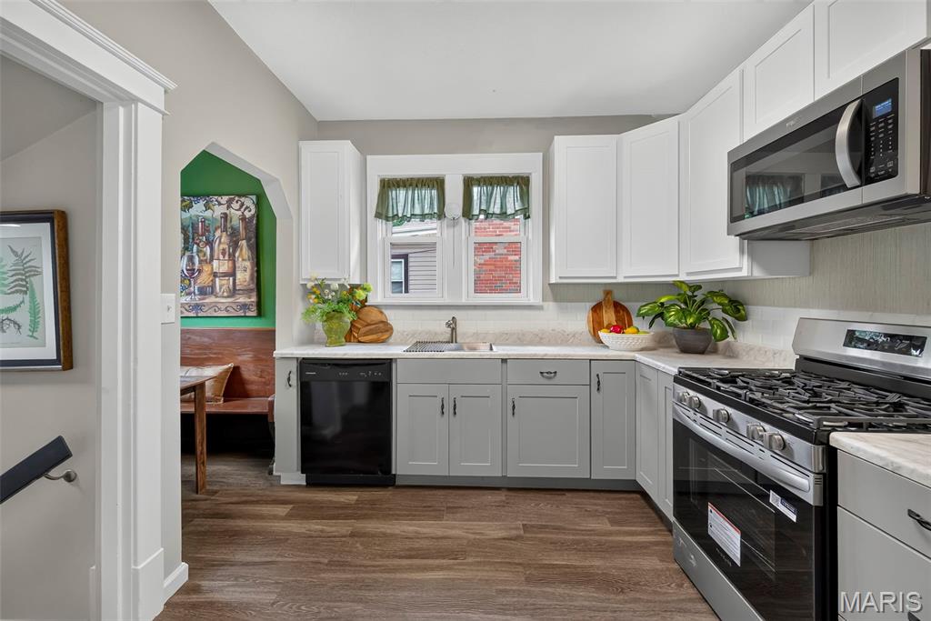 Laughlins Add To Sycamore Hills Re - Residential