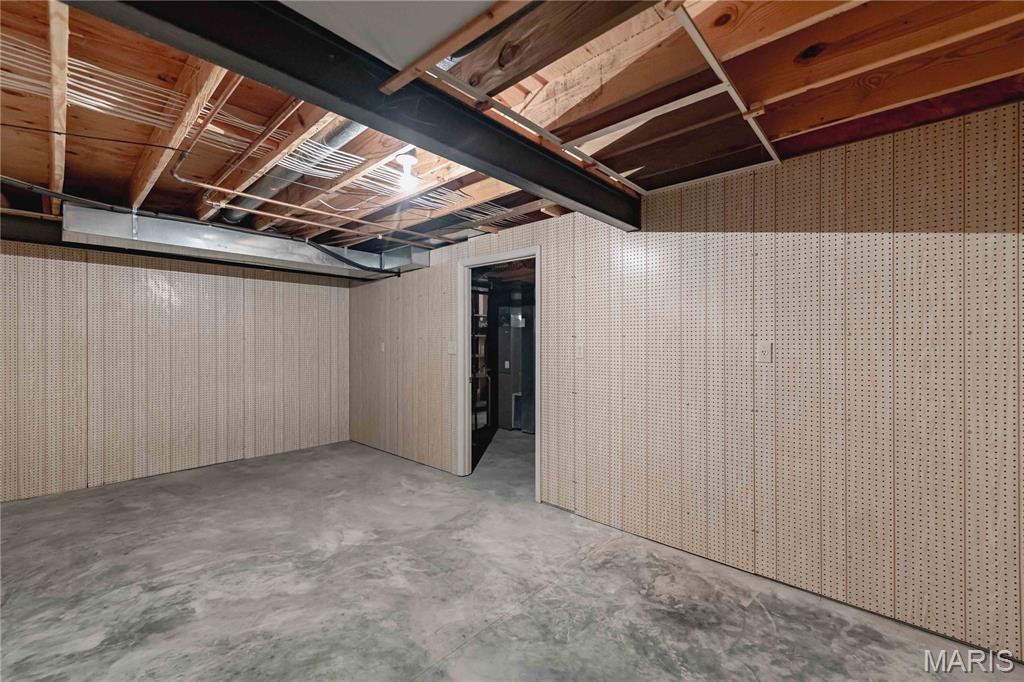 Kerth Manor - Residential