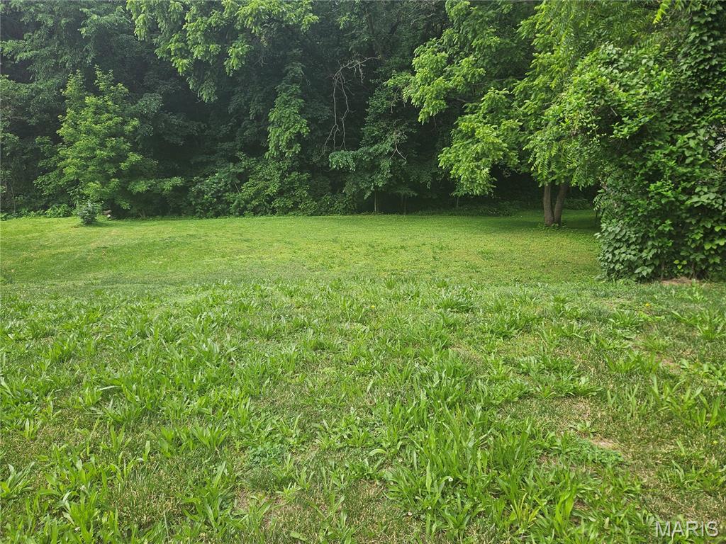 Beautiful vacant lot ready for your dream home! Offering a great setting with endless possibilities, this property is the perfect place to build the home you've always envisioned. Enjoy the opportunity to create your own private retreat.