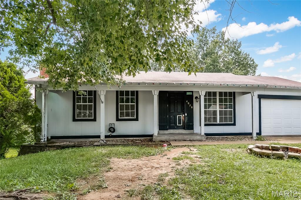 Rehabbers and Investors, you need to check this one out!   This is an AS IS SALE. Seller to do no repairs, warranties or inspections.  Nice 3 bedroom home with great bones ready to be all dolled up!   Please submit offers on a special sales contract with Proof of funds.   Please do your due diligence prior to submitting an offer.