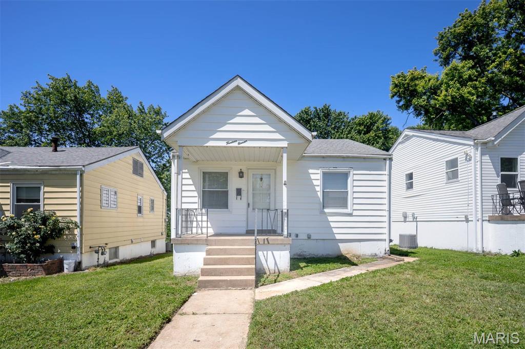 Welcome to 1411 Holden Ave! This charming 3-bedroom, 1-bath home offers a great opportunity for an owner-occupant or an investor looking to add to their portfolio. Step inside to find stylish vinyl plank flooring flowing throughout the home. The Kitchen features ample cabinet and pantry space for storage and functionality. Enjoy relaxing mornings on the covered front porch. The spacious basement offers endless possibilities with plenty of storage space and room to finish to your liking for additional living space. Additional features include a 1-car rear-entry garage and off-street parking for added convenience. Don’t miss your chance to own this great home!