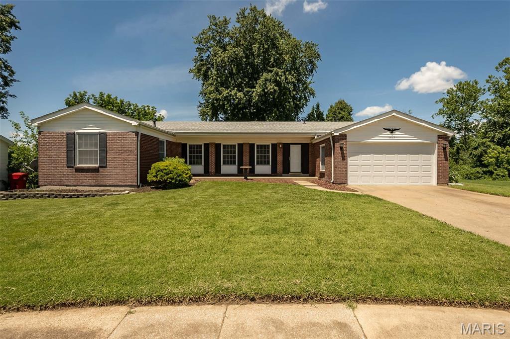 Updated, move-in ready, and loaded with features! Welcome to 3867 Watersedge, where modern updates meet a peaceful setting. This beautifully refreshed home features a new kitchen, new flooring, and fresh paint throughout, creating a bright and inviting space that's ready for its next owner.
One of the standout features is the large sunroom overlooking the community's scenic 5-acre pond, offering the perfect place to enjoy your morning coffee, unwind after a long day, or entertain guests with beautiful views year-round. Situated next to common ground, you'll enjoy additional privacy and open space rarely found in neighborhood living.
The finished basement provides valuable additional living space for a rec room, media room, home office, or entertaining area. Outside, you'll find a fenced backyard ideal for pets, play, and gatherings, along with a large 2-car garage offering plenty of room for vehicles, storage, and hobbies.
With major cosmetic updates already completed, abundant living space, and a premium setting overlooking water and common ground, this home offers the perfect combination of comfort, functionality, and lifestyle that today's buyers are searching for.
